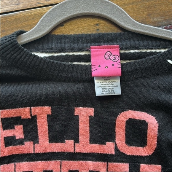 SANRIO HELLO KITTY Classic Knit Sweater Crewneck Long Sleeve Size Small NWOT - Picture 9 of 12